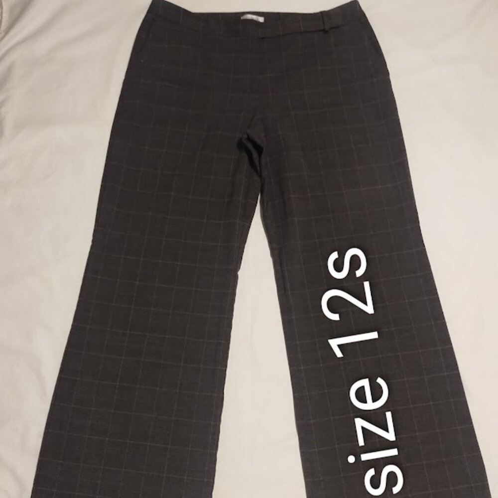 Van Heusen women pants size 12s Stretch Brown Plaid Slacks Pants 34x28